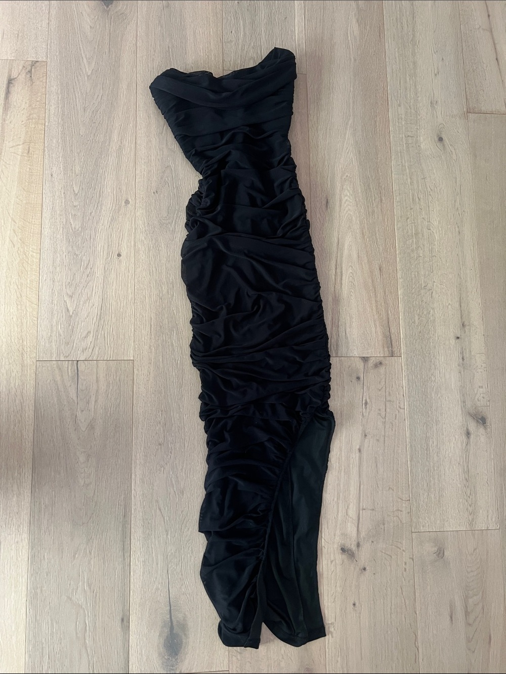Elegant Black Ruched Strapless Evening Dress